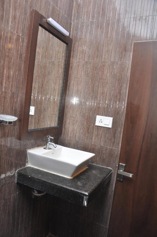 Hotel Temple City Papanasam エクステリア 写真