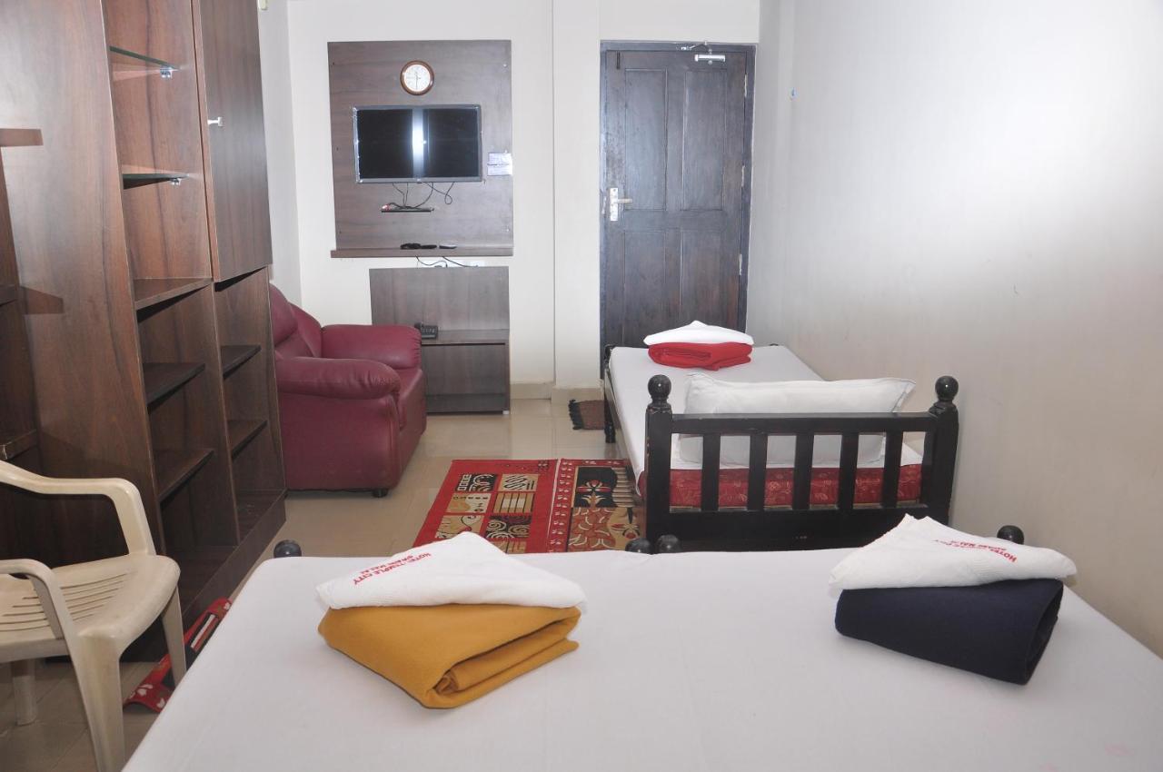 Hotel Temple City Papanasam エクステリア 写真