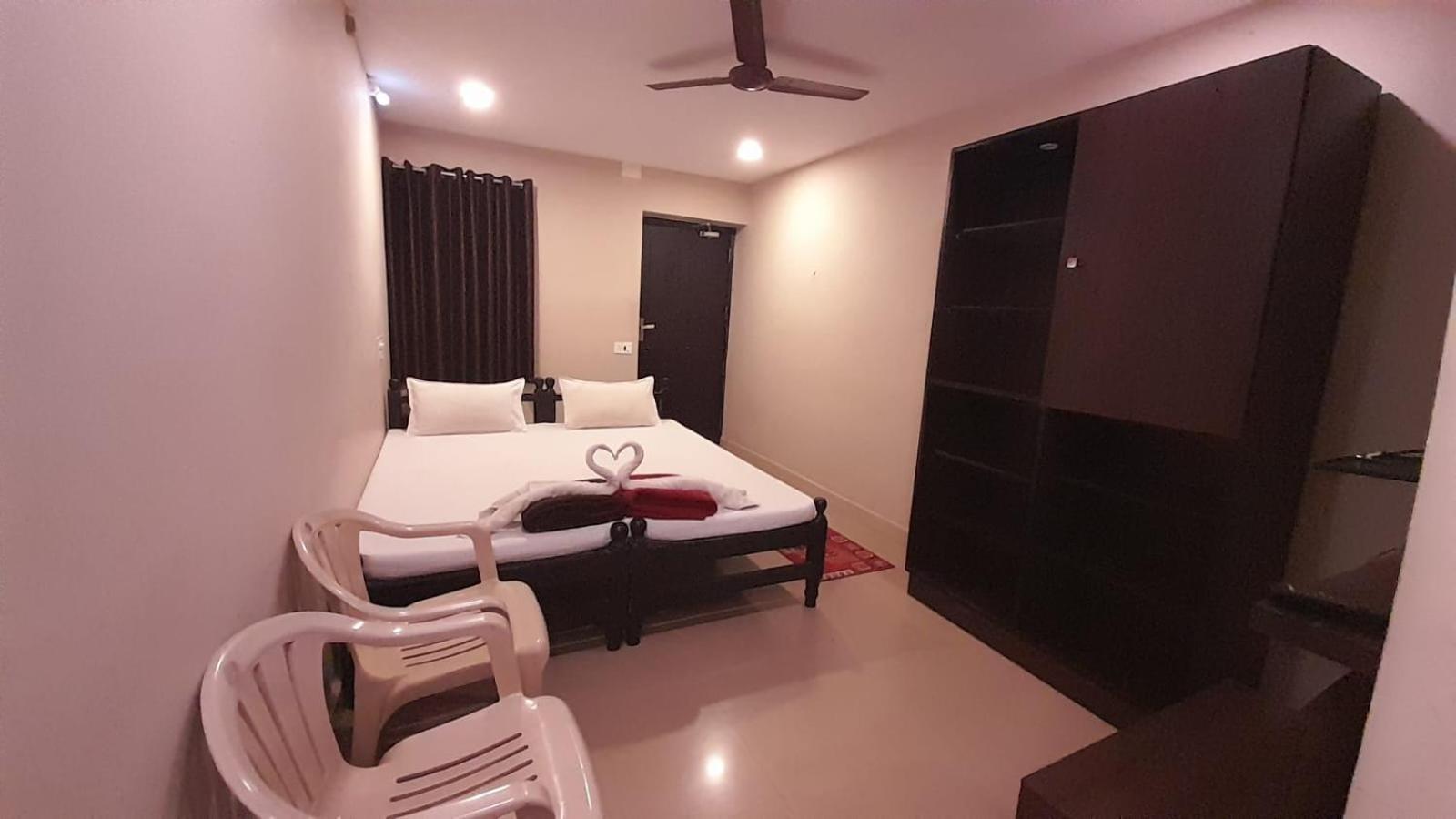 Hotel Temple City Papanasam エクステリア 写真